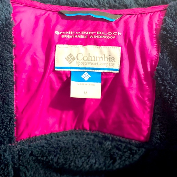 NWOT Columbia Fuscia/Magenta windproof jacket with a faux fur lining. - Picture 10 of 10